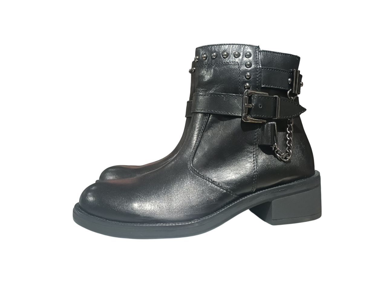 STIVALETTI CON BORCHIE